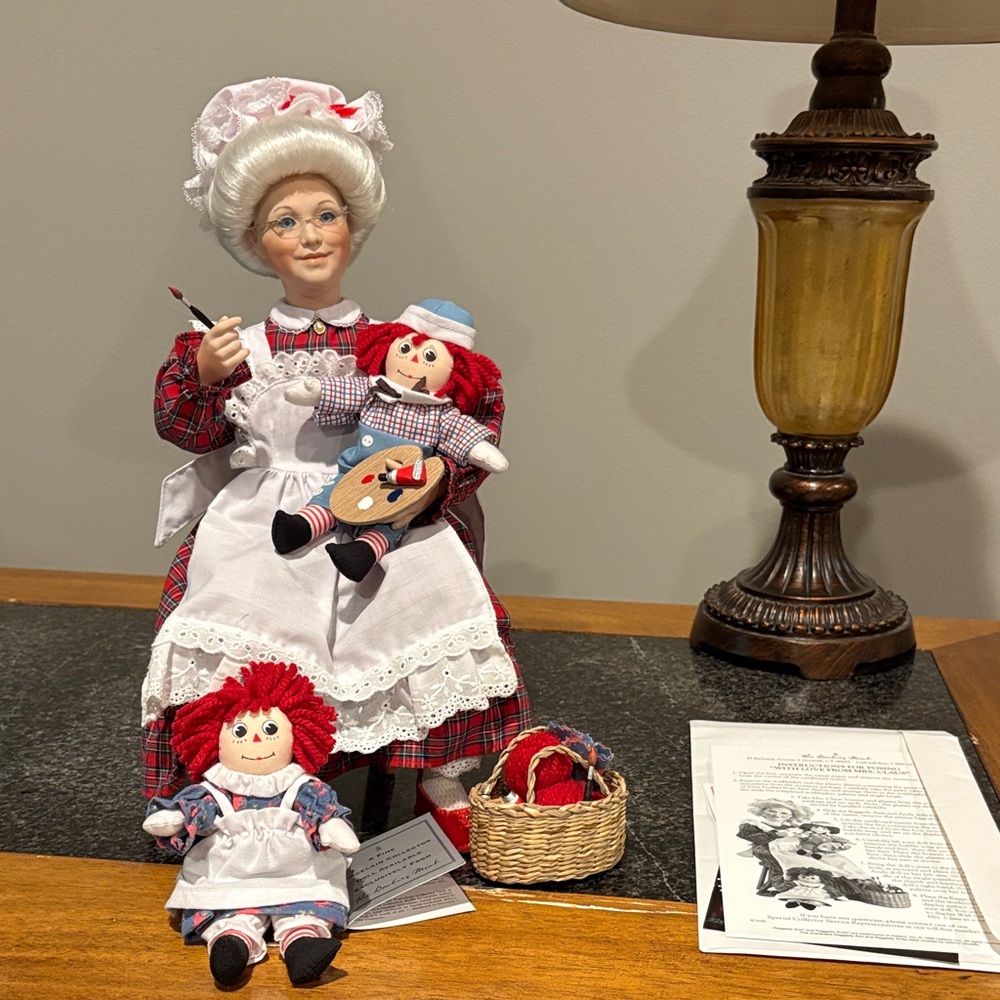 Danbury Mint Holiday “with love from Mrs. Claus” raggedy Anne and Andy Doll.